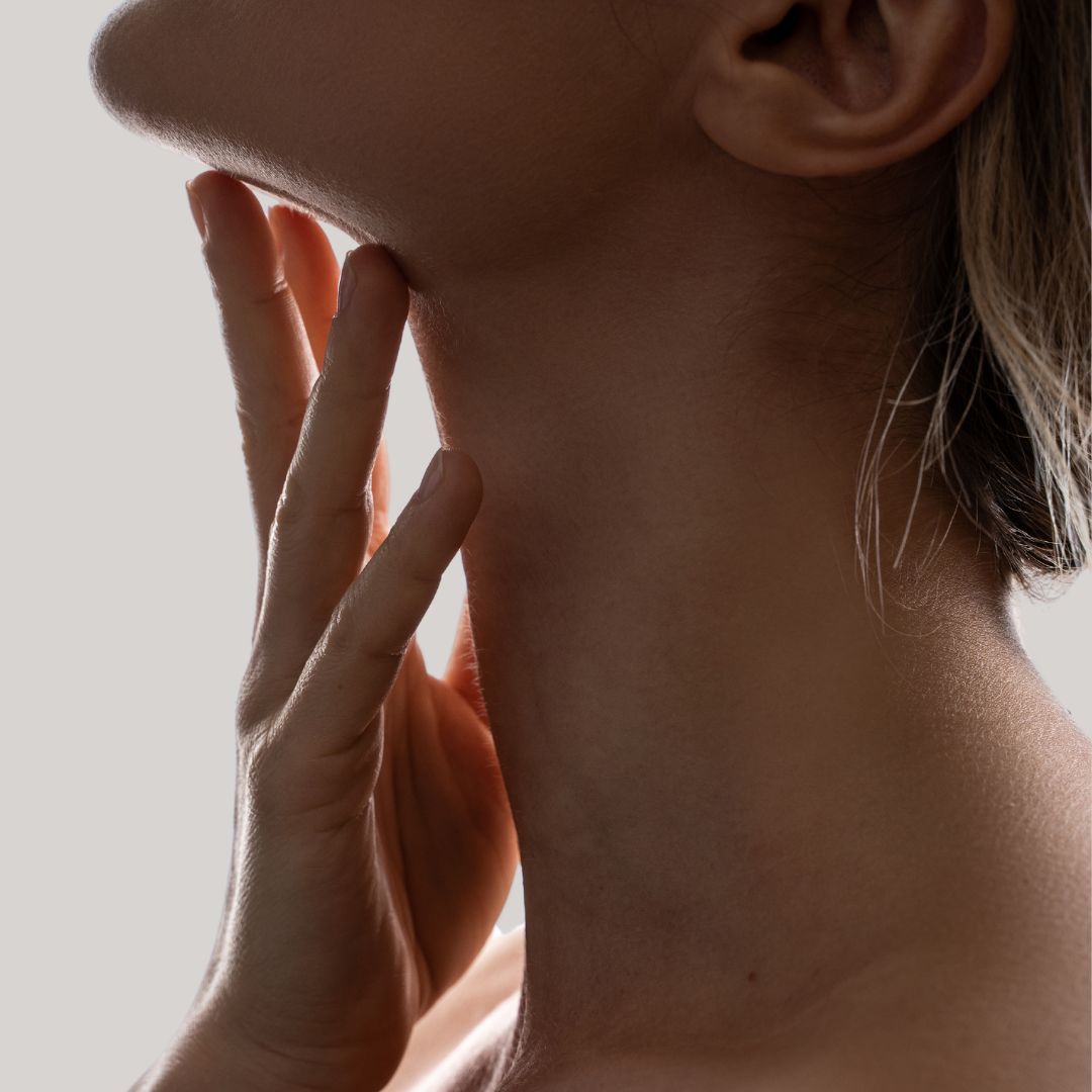Rejuvenecimiento de cuello y escote en clínica medico estética Charo Romera